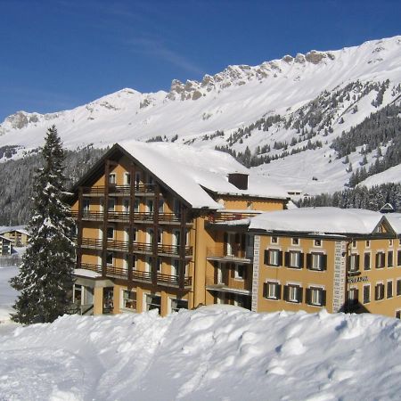 Hotel Alpina Parpan Bagian luar foto