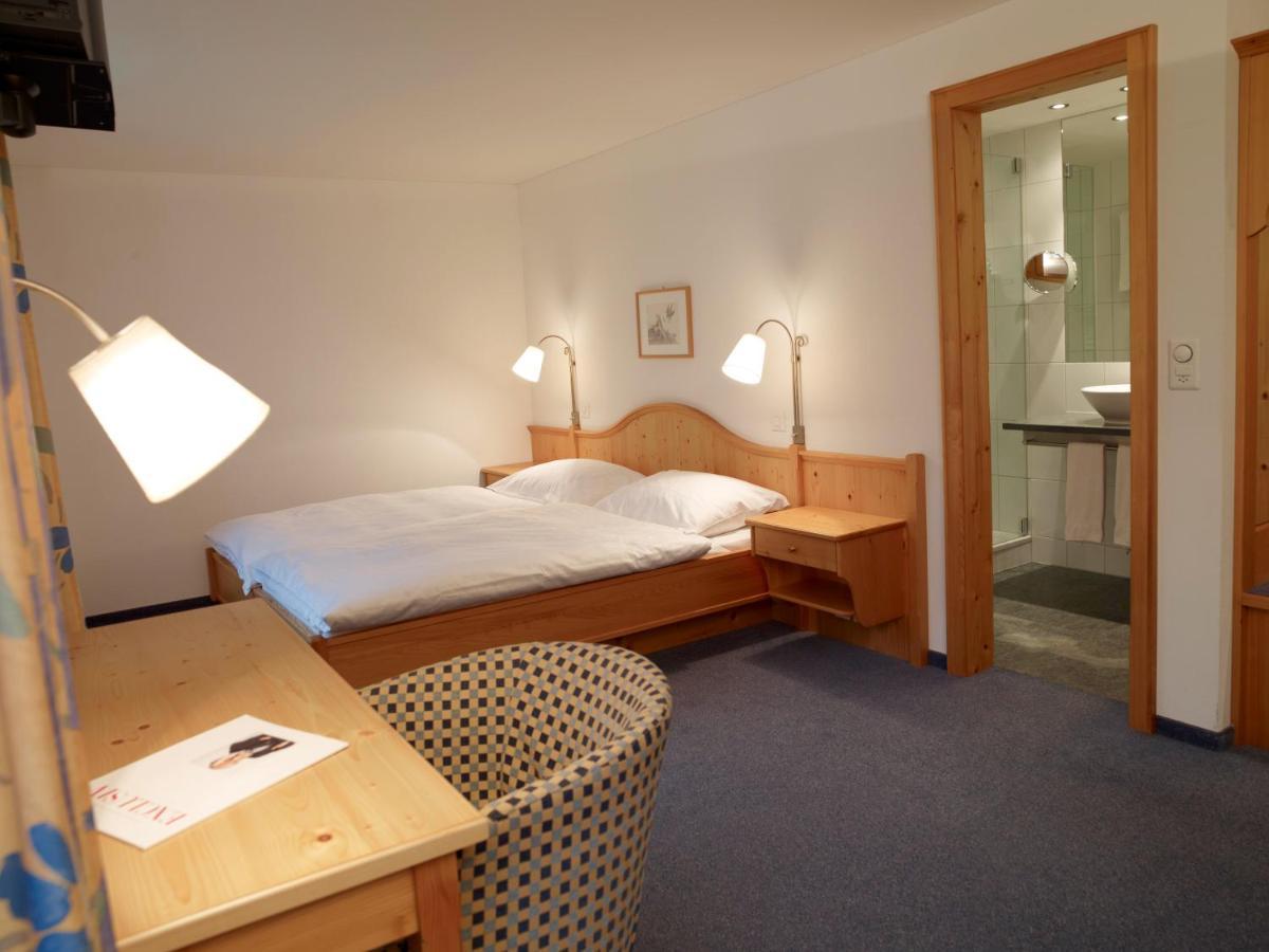 Hotel Alpina Parpan Bagian luar foto