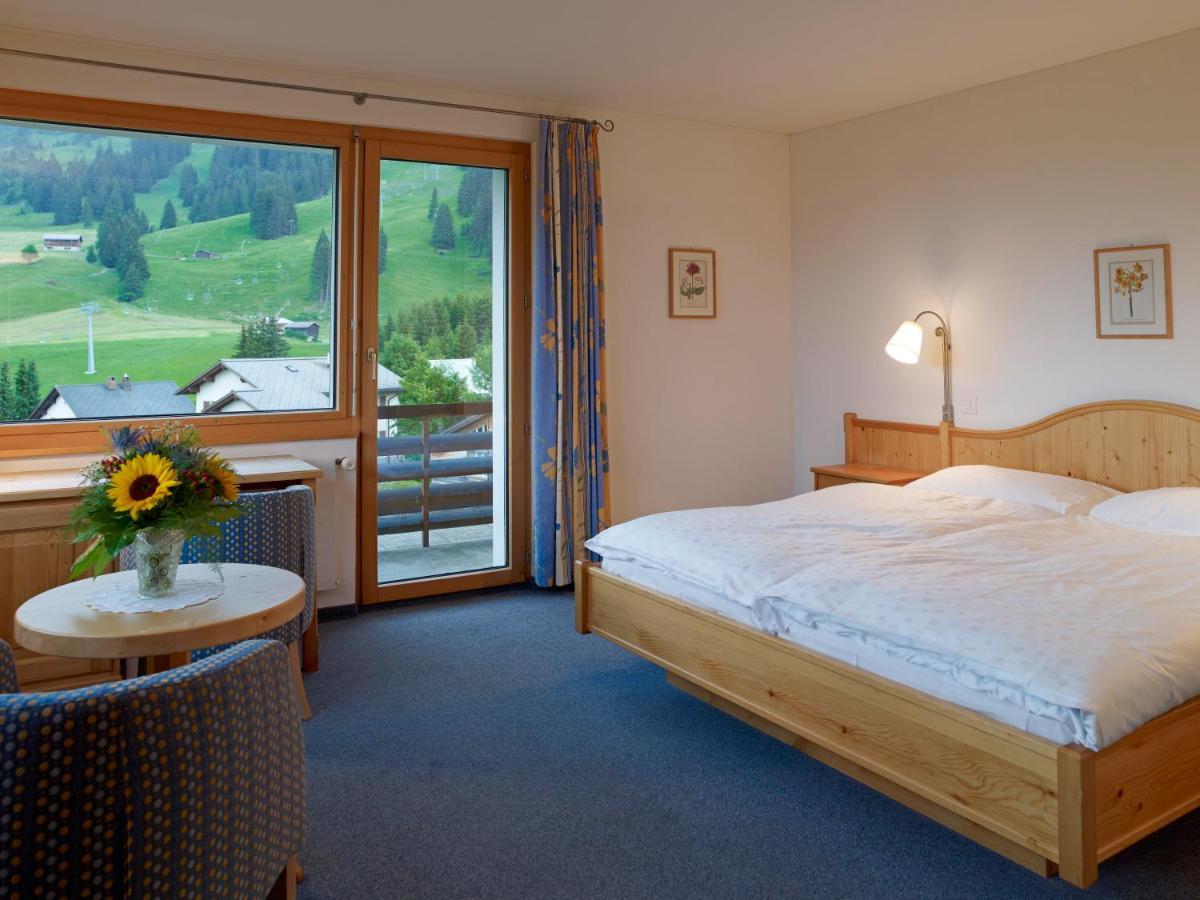 Hotel Alpina Parpan Bagian luar foto