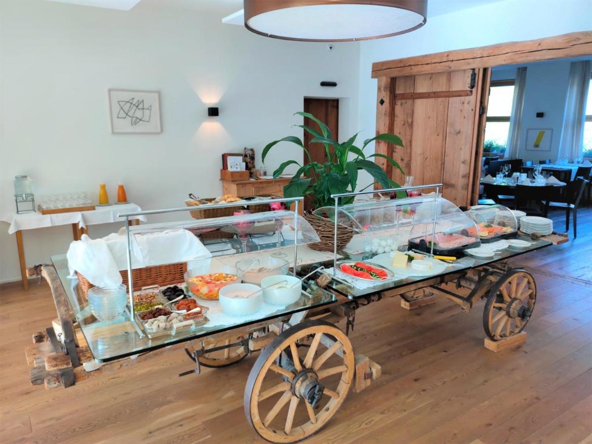 Hotel Alpina Parpan Bagian luar foto