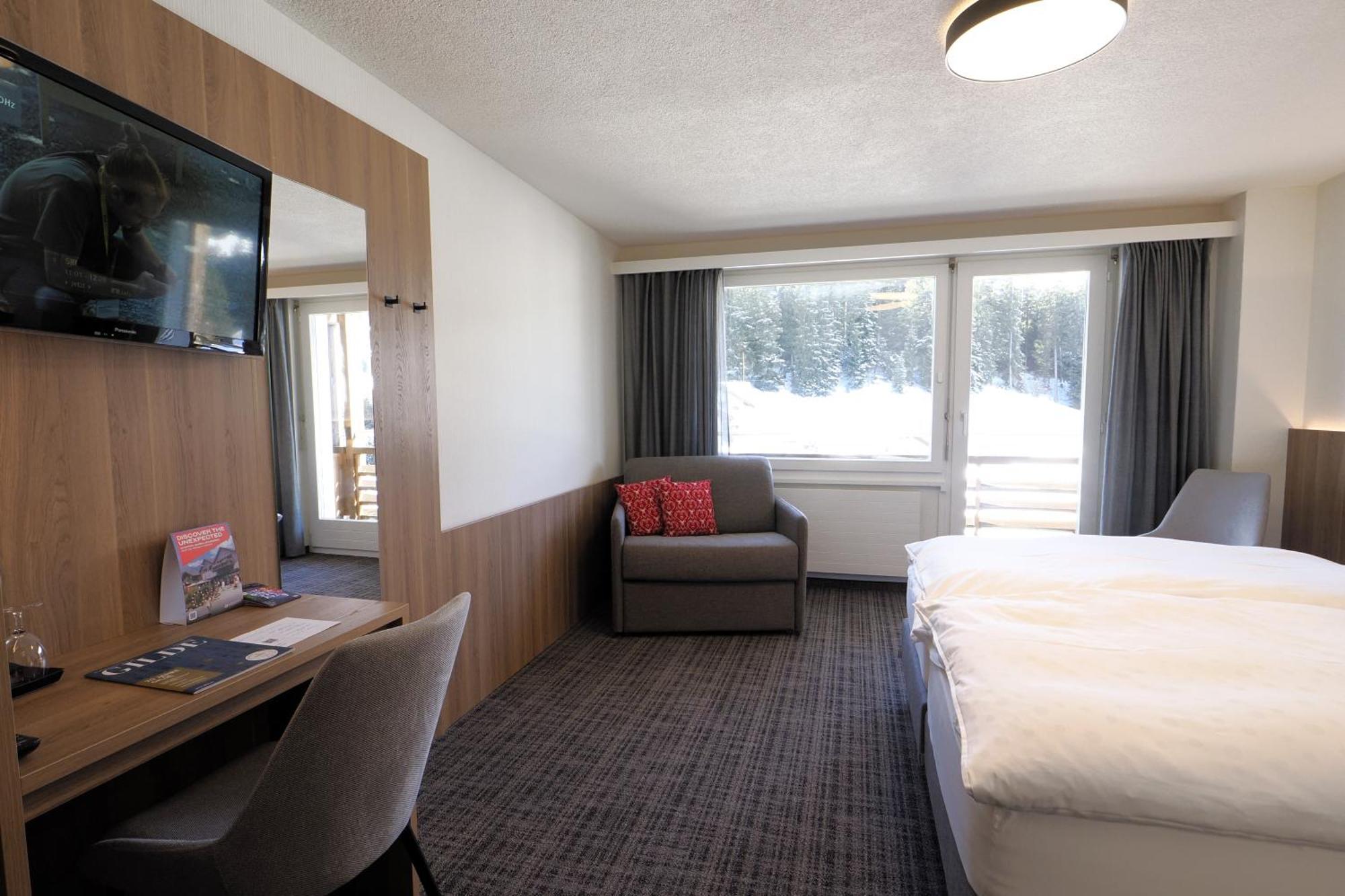 Hotel Alpina Parpan Bagian luar foto