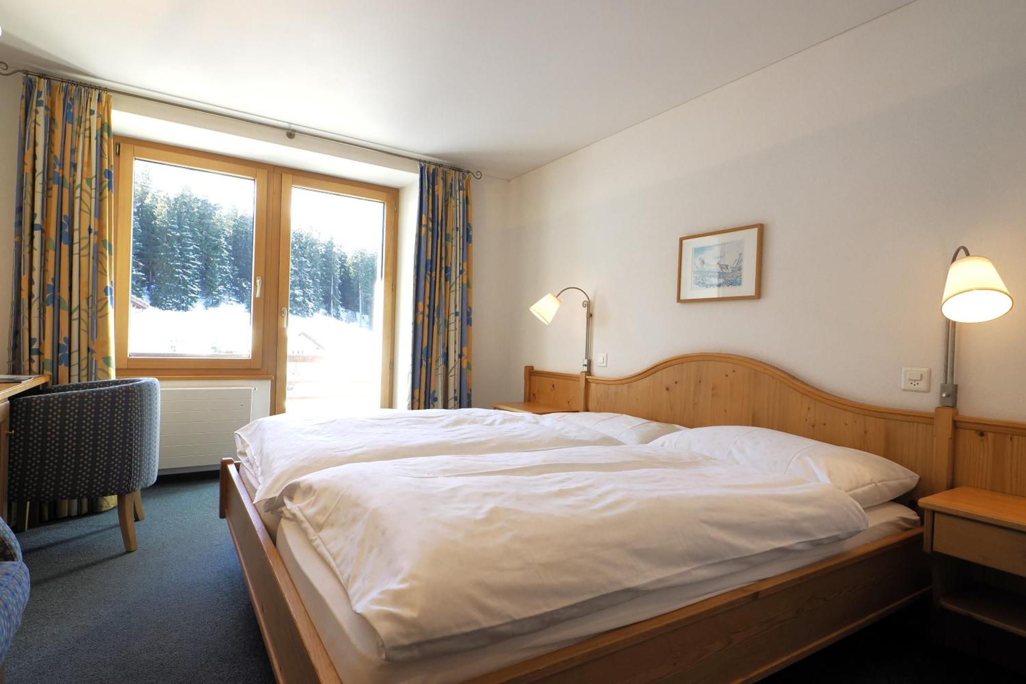 Hotel Alpina Parpan Bagian luar foto